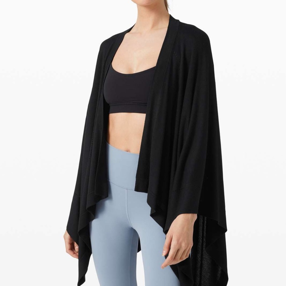 Nwt lululon Black Women's open mind wrap one size